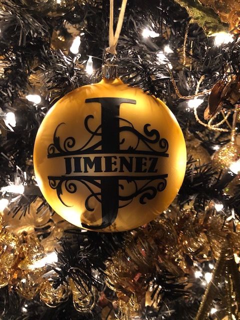 Jenny Jimenez sent photos of Christmas ornaments she had made to her husband in prison, so he could tape them to a 3-D tree that she mailed to him one section at a time.