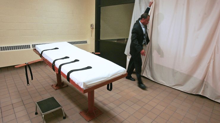 The execution chamber at the prison in Lucasville, Ohio. The curtain covers the window to the witness room. 