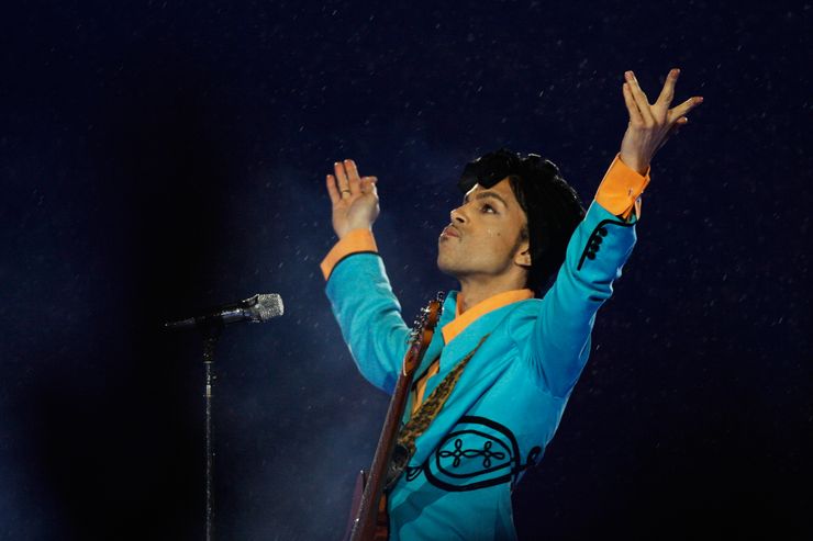 Prince performing at the Super Bowl in 2007.