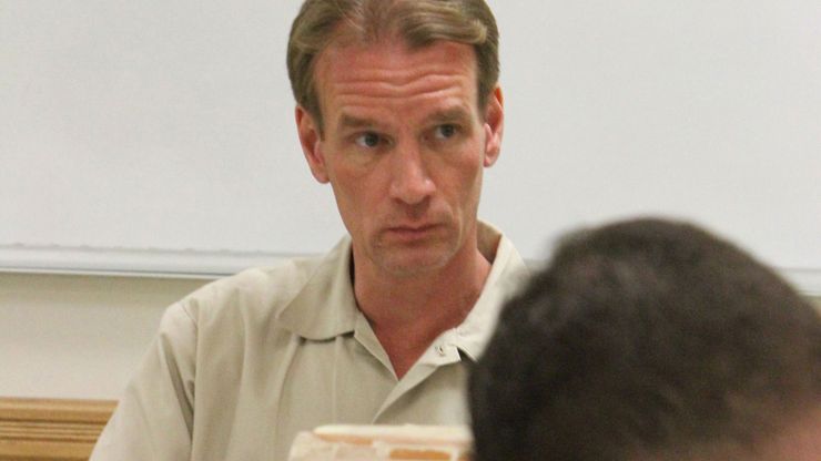 Arthur Longworth led a Spanish class for other inmates in the Monroe Correctional Complex library in Monroe, Wash.