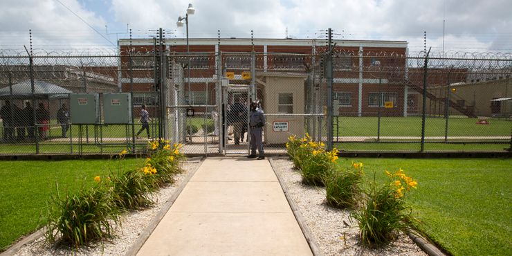  The entrance to the Darrington Unit in Rosharon, Texas.