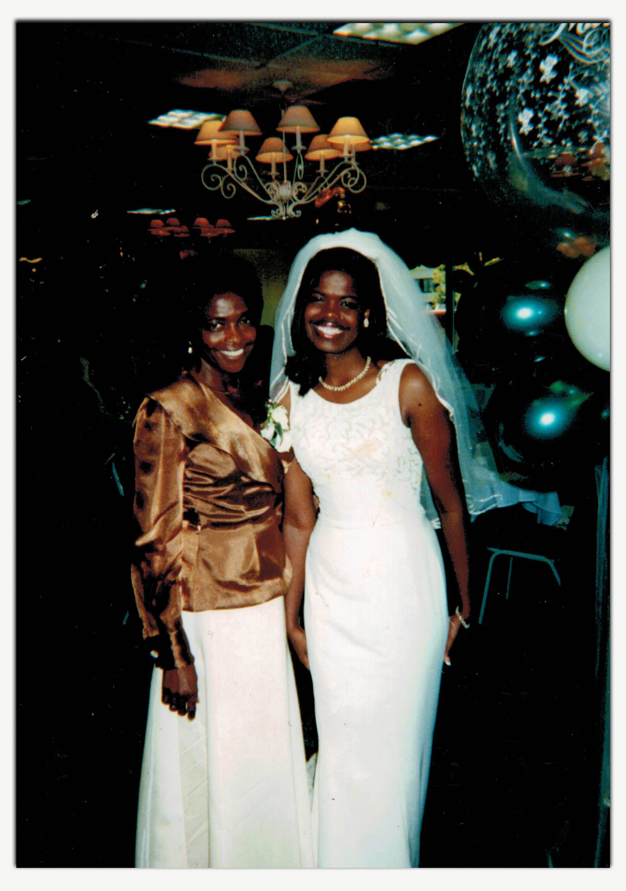 With her mother on her wedding day in 2001.